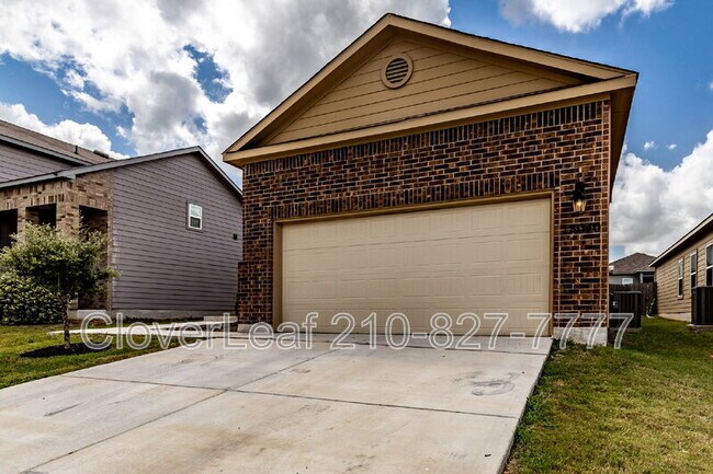 Foto del edificio - 13040 Heathers Sun