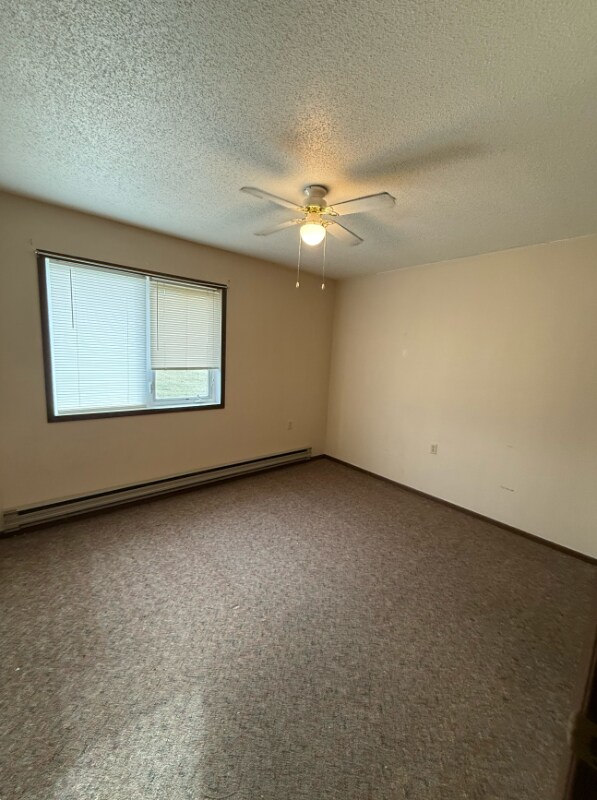 Building Photo - 550 8th St W