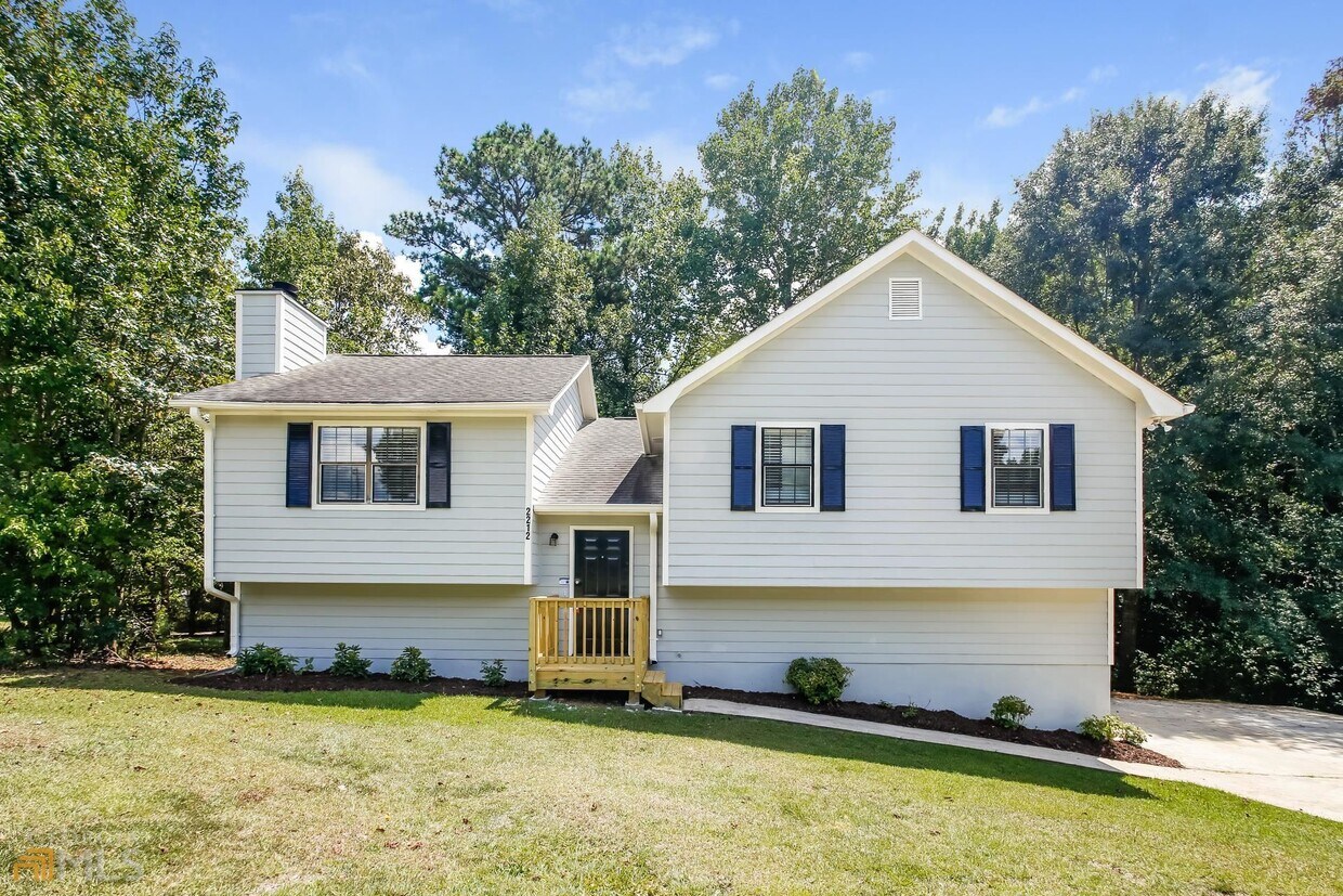 2212 Cedar Creek Ln, Lithia Springs, GA 30122 House Rental in Lithia