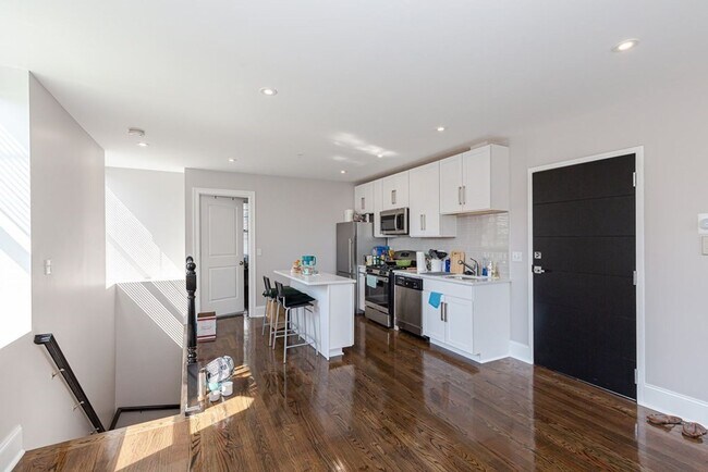 Foto del edificio - Renovated 3 bed 2 bath in Fort Hill......