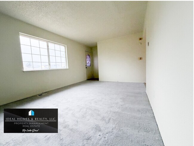 Foto del edificio - 2104 Flamingo Dr