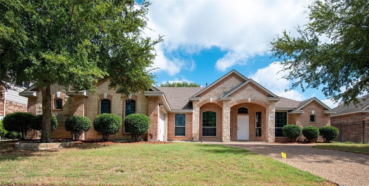 Foto principal - 608 Vanilla Ct