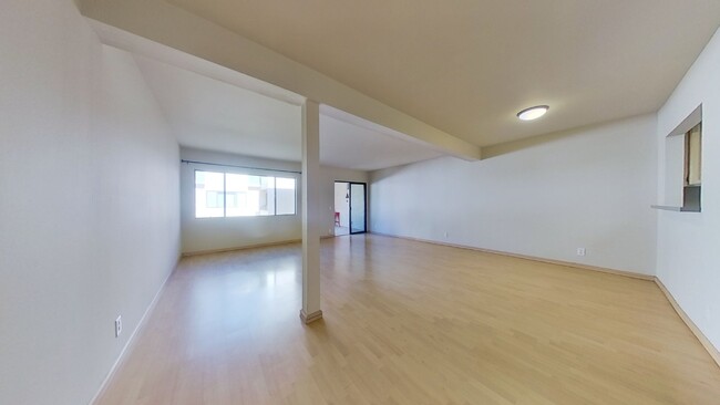 Building Photo - Charming Upper-Level Condo with Private Ba...