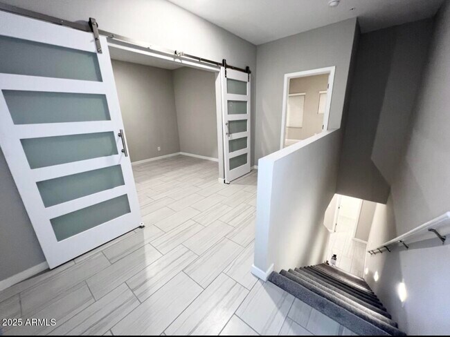 Foto del edificio - 2134 W Harmont Dr