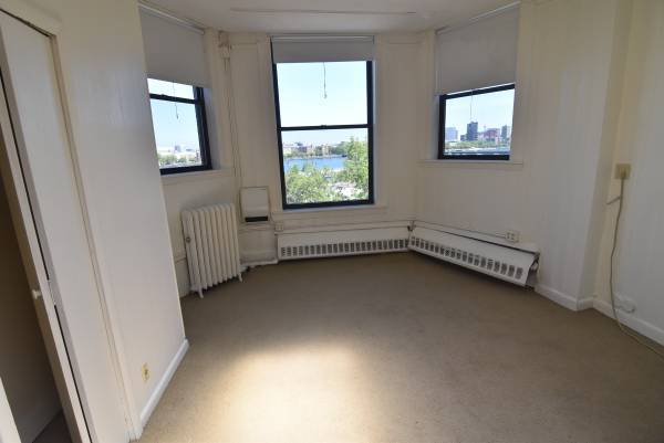 Foto principal - 15 Bay State Rd