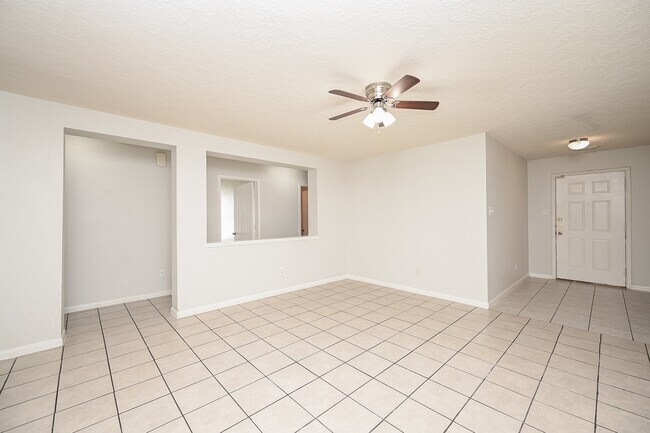 Foto del edificio - 3635 Garrison Run Dr