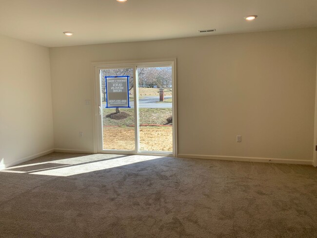 Building Photo - Beautiful, 3-story modern townhome with 3 ...