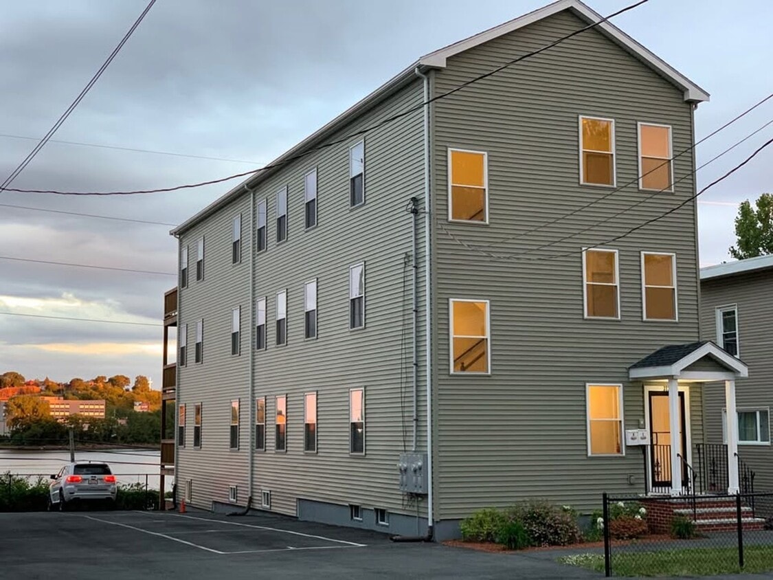 Photo - Crescent 375 Investment LLC