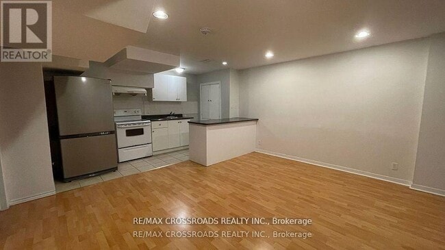Building Photo - 22 Walnut Grove Crescent
