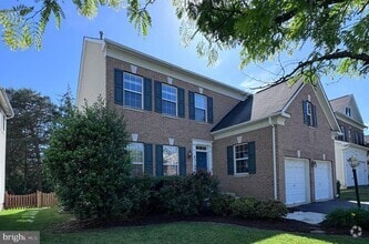 Building Photo - 43103 Lake Ridge Pl