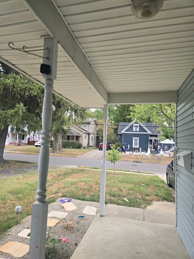 Building Photo - 600 Nordale Ave