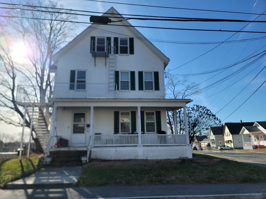 26 Kilton St Unit 1, Taunton, MA 02780 Room for Rent in Taunton, MA
