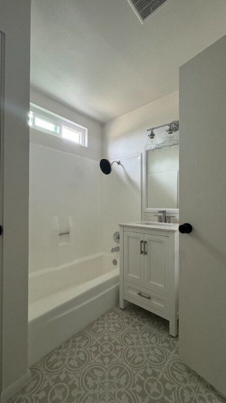 Foto del edificio - 283 Ellwood Beach Dr