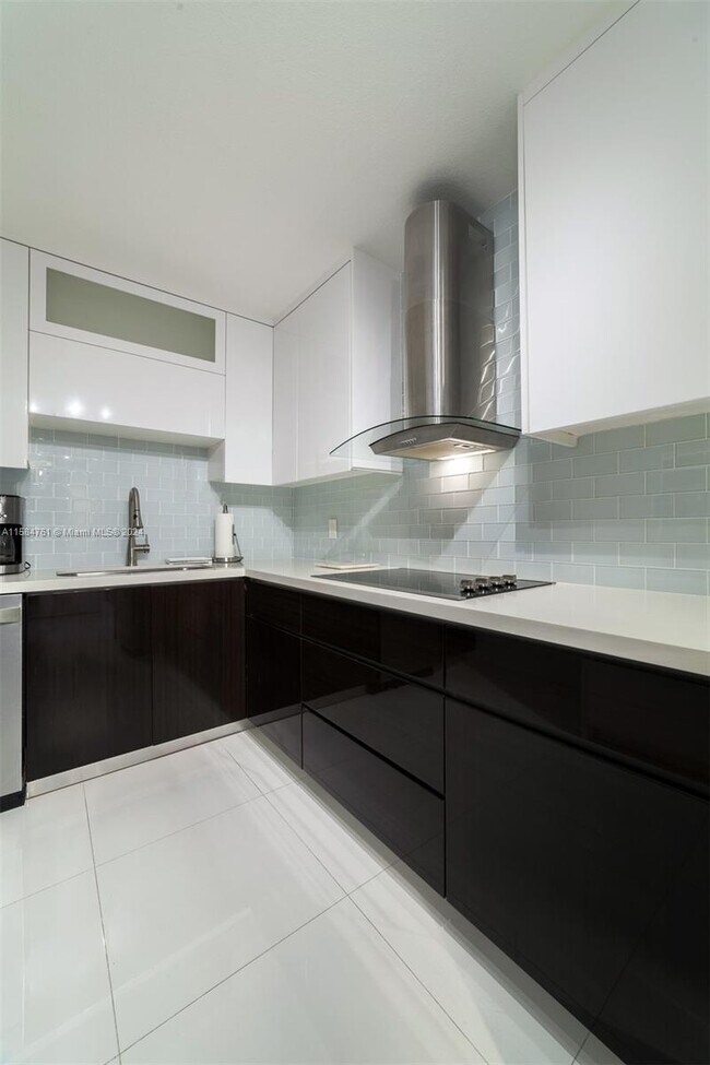 Foto del edificio - 2500 Parkview Dr