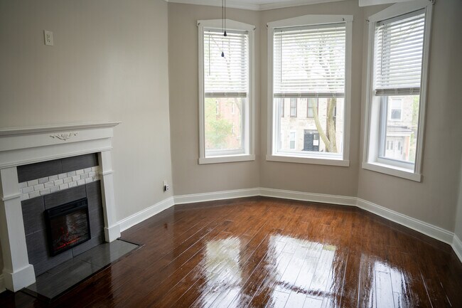 Building Photo - 6611 S Rhodes Ave