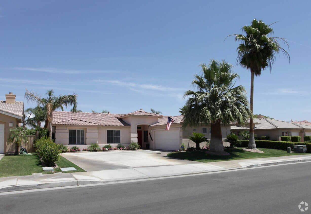 6 Residential Homes Apartments in La Quinta, CA