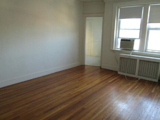 Foto del edificio - 2045 Commonwealth Ave