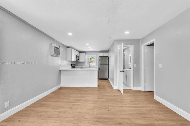Foto del edificio - 163 NW 40th St