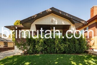 Building Photo - 1367 Thornton Ave