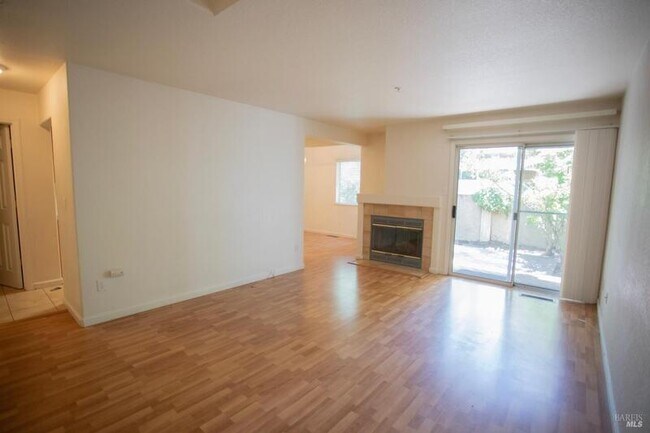 Foto del edificio - 1549 Monarch Pl