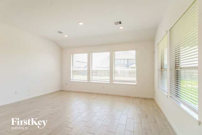 Foto del edificio - 4231 Redford Valley Rd