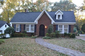 Building Photo - 40 Lanneau Dr