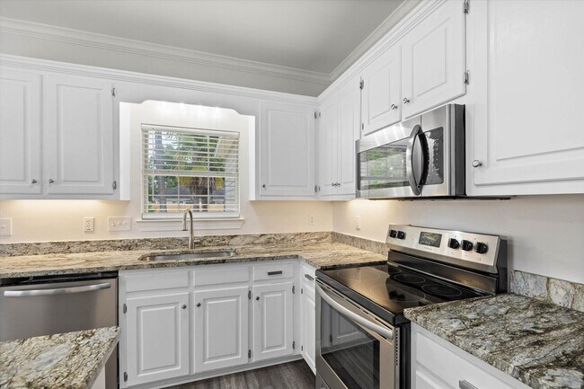 Foto del edificio - MOVE IN READY BEAUTY IN PINEHURST