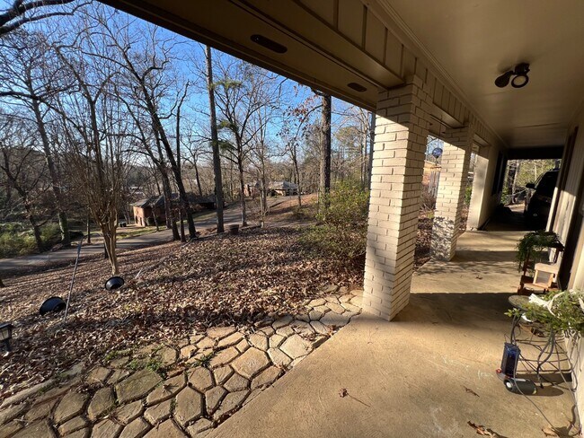 Building Photo - 315 Dogwood Blvd