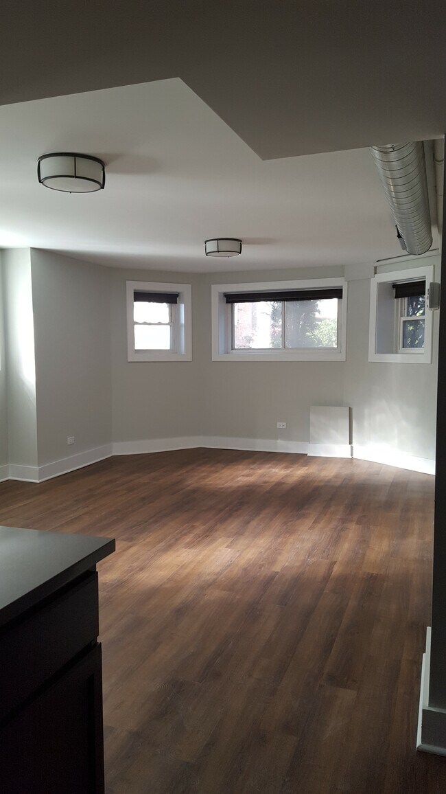 Foto del edificio - 1473 W Catalpa Ave