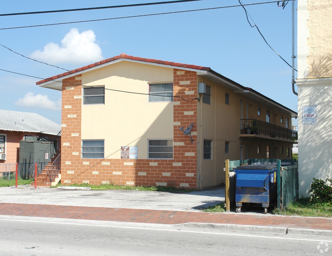 Building Photo - 1429 SW 7th St