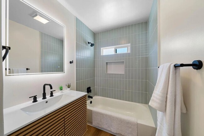 Foto del edificio - 3121 Emerson St