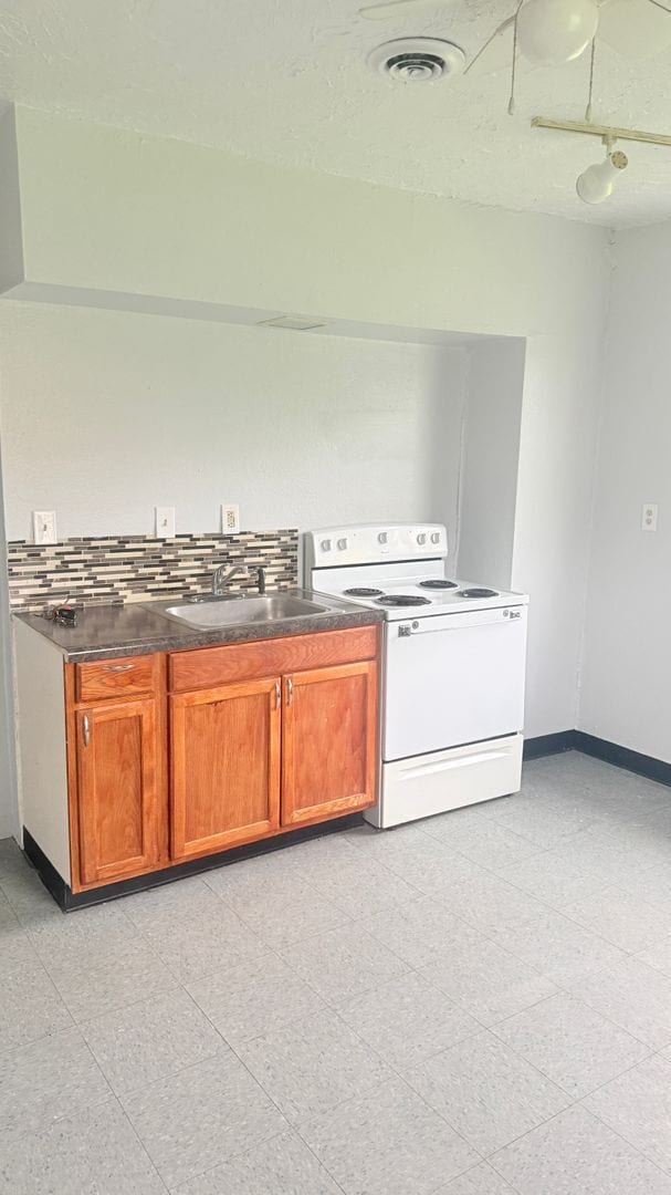 Foto del edificio - 501/503 S walnut St