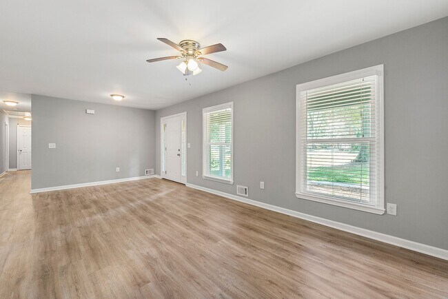 Foto del edificio - 1300 Milstead Ave NE