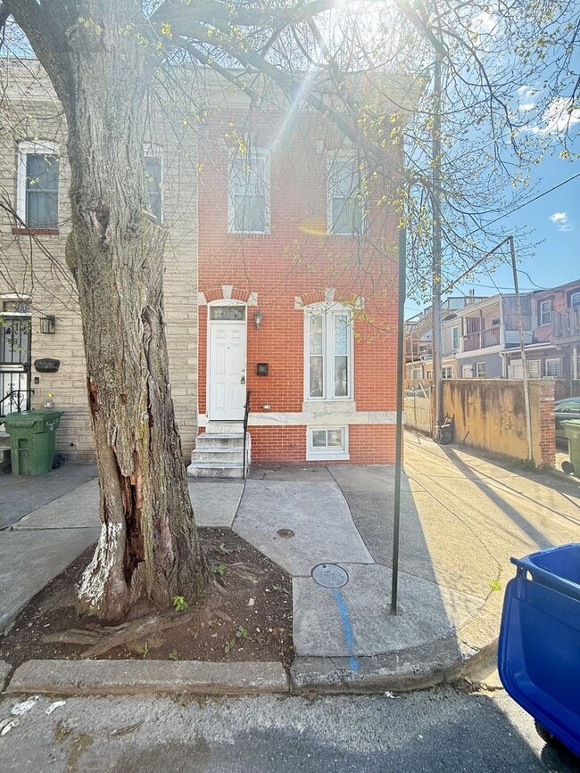 3201 E Fairmount Ave