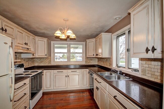 Foto del edificio - 6149 Aerotech Dr