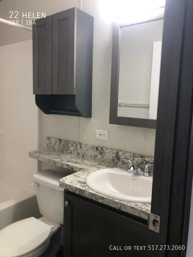 Building Photo - 2bedroom 1 bath