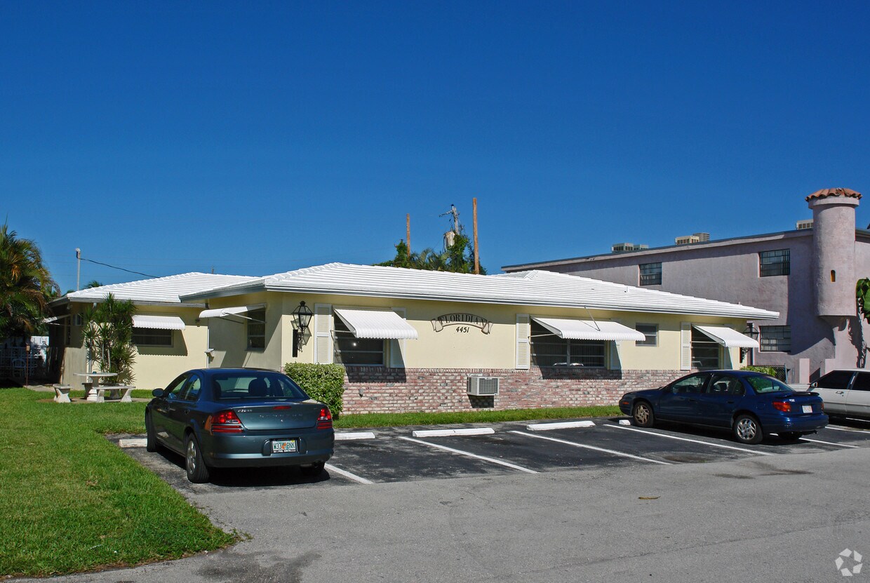Primary Photo - Floridian Apartments