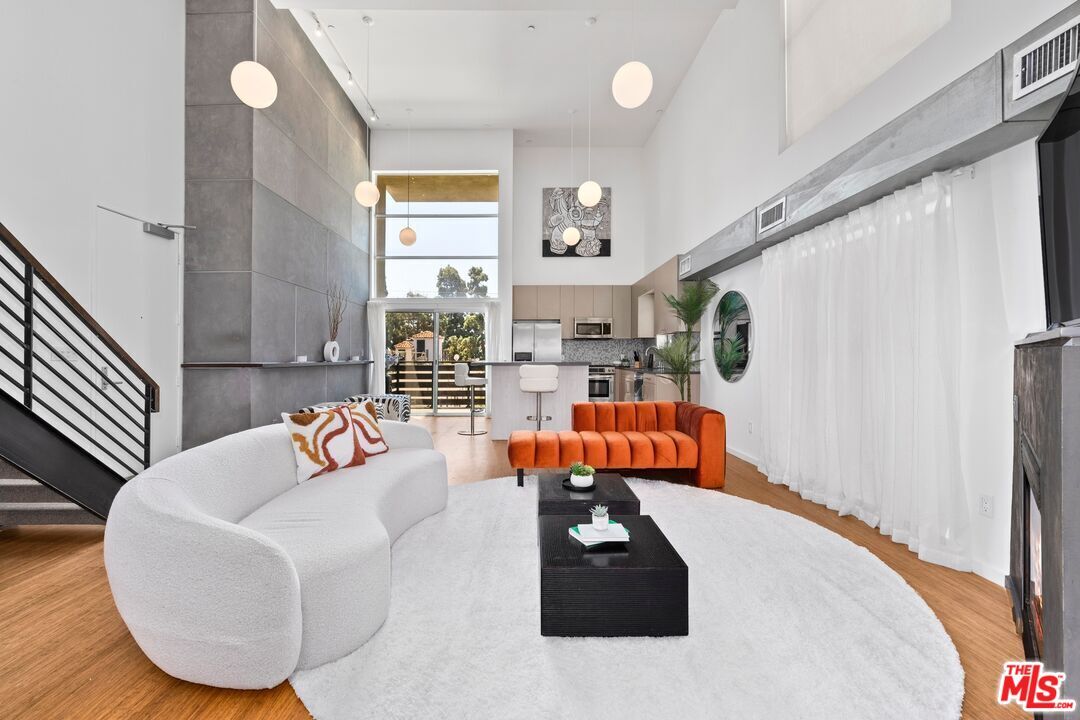 Foto principal - 7062 Hawthorn Ave