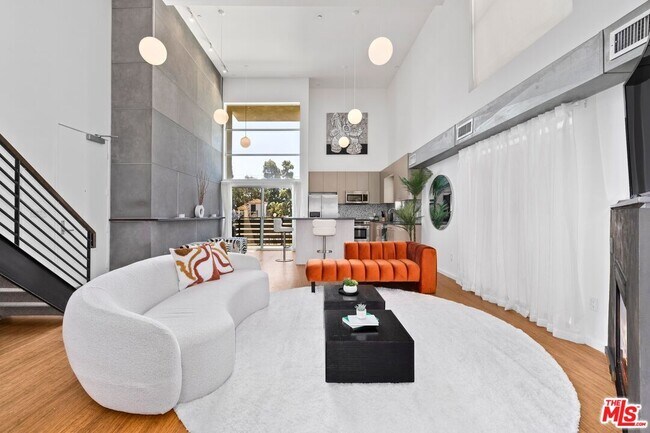 Foto del edificio - 7062 Hawthorn Ave