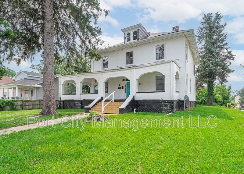 Primary Photo - 4013 W Forest Park Ave