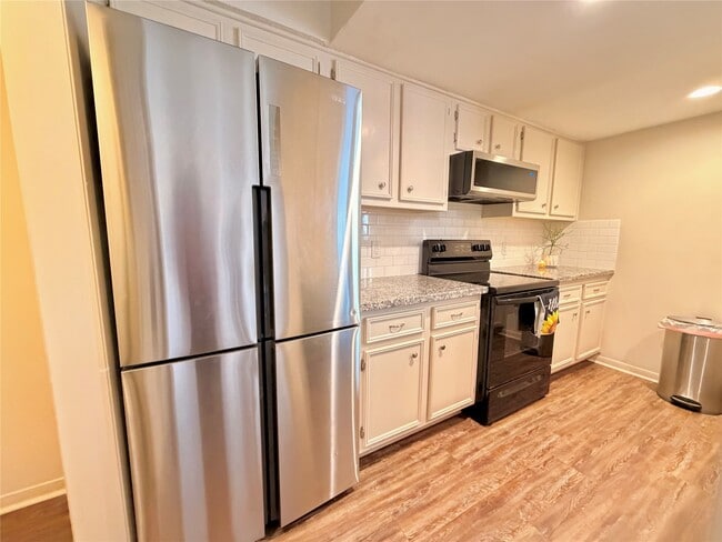 Building Photo - 9517 Clanton St