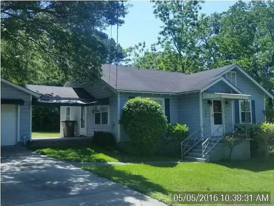 Primary Photo - 3 Bedroom 1 Bathroom House in Mobile