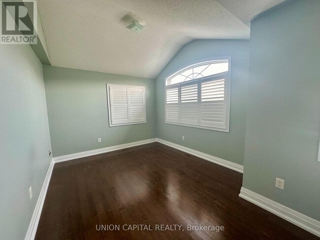 Building Photo - 91 Starhill Crescent