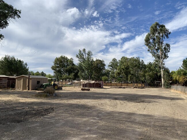 Building Photo - 2511 Robertson St