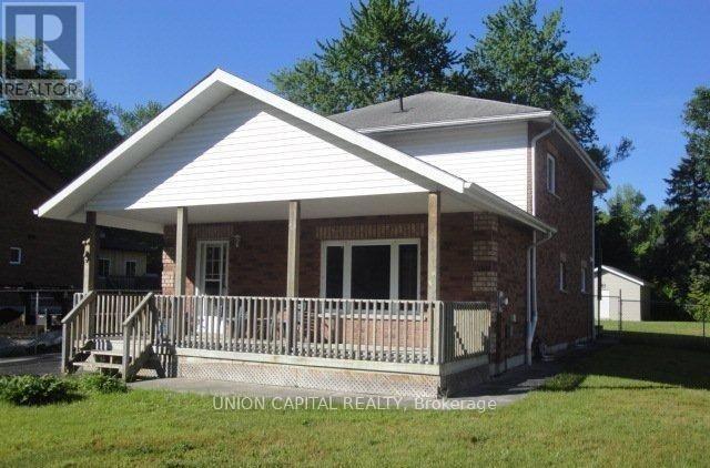 Photo principale - 74 37th St N