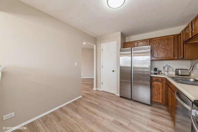 Building Photo - 607 Stone Cir Ct