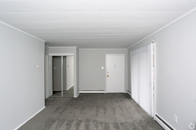 Building Photo - Pennsbury Court Apartments