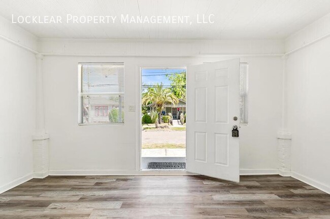 Foto del edificio - 336 W 18th St