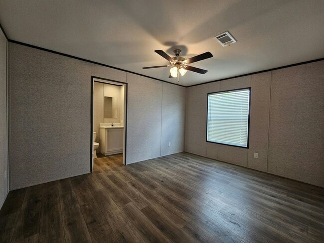 Building Photo - 1057 Myakka Dr