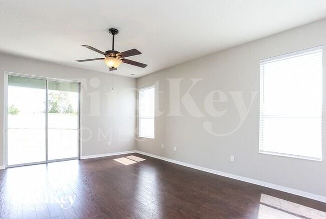 Foto del edificio - 7556 Forest Mere Dr